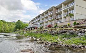 Best Western Plus River Escape Sylva / Dillsboro