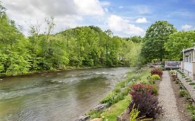 Best Western Plus River Escape Sylva / Dillsboro